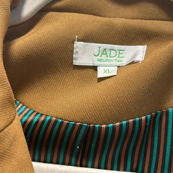 New with tags Women’s Blazer in XL - Picture 2 of 14